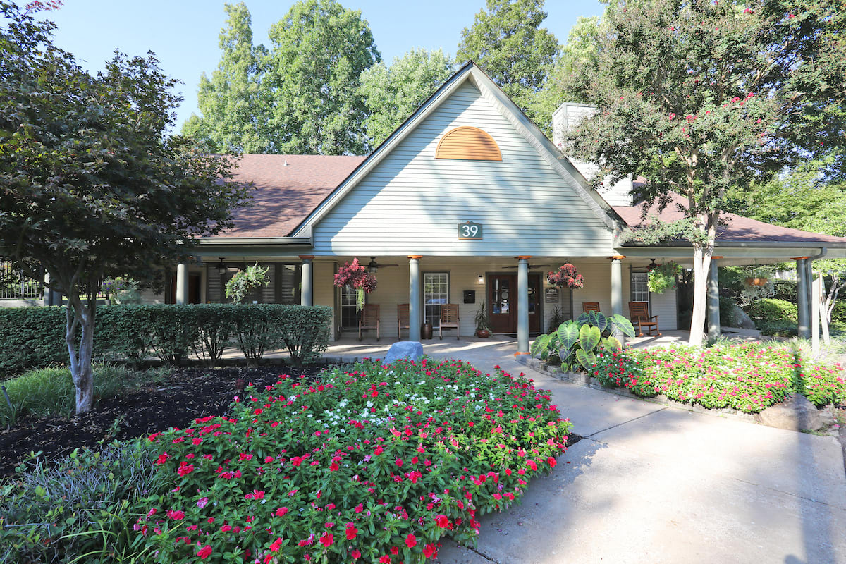 Photos and Video Woods of Post House Apartments in Jackson, TN